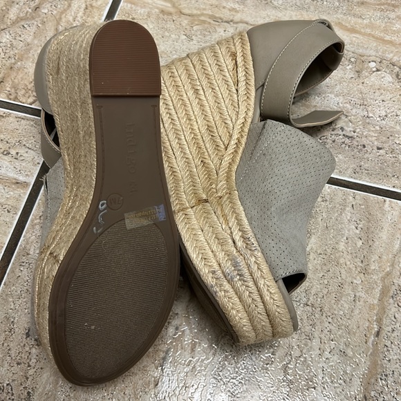 Indigo Rd Airy Espadrille Platform Wedge Sandals in Tan. Size 7 - Picture 5 of 6